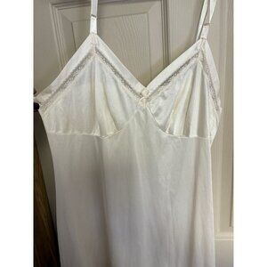 VINTAGE Lorraine Full Slip Womens Tall 34 Ivory Nylon Lace Trim Made USA